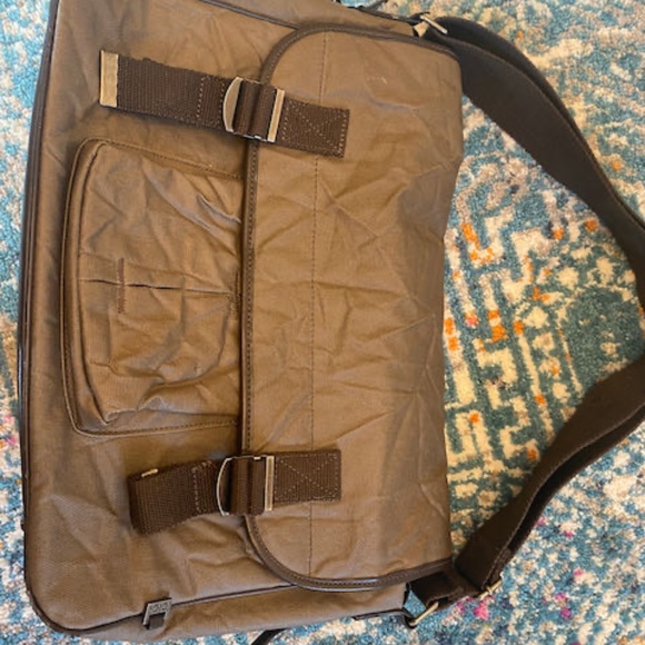 Mens Designer (OiOi) Diaper Bag - Picture 3 of 6